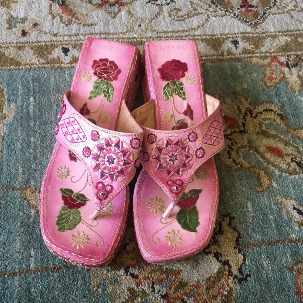 Pink Embroidered Sandals Appropriately Size 8